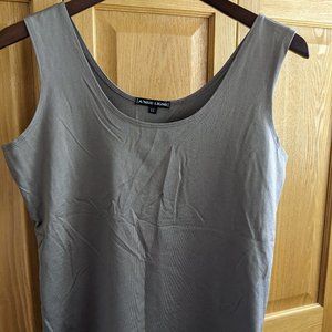 A’nue Ligne Olive green Classic Fitted Tank Top L1